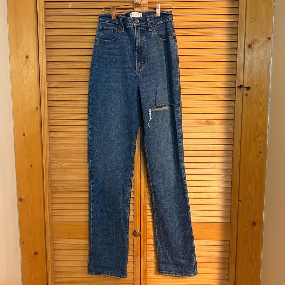 Abercrombie & Fitch Distressed High Rise 90s straight Jeans size 6XL